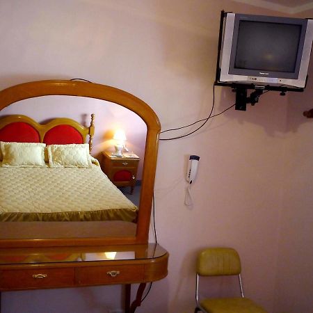 Hotel Las Rosas Salta Kültér fotó